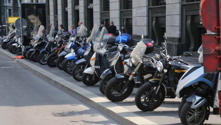 L'elettrico dà la scossa al mercato degli scooter: Milano è la capitale delle due ruote green
