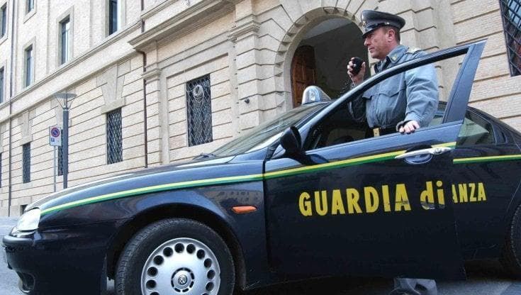Cantieri fantasma in Toscana, sequestrati beni per 17 milioni di euro. Cinque indagati