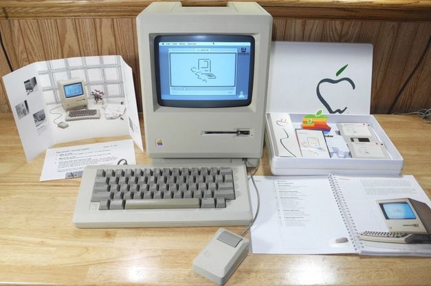 Apple compie 40 anni: il primo Mac su eBay a 2.600 dollari