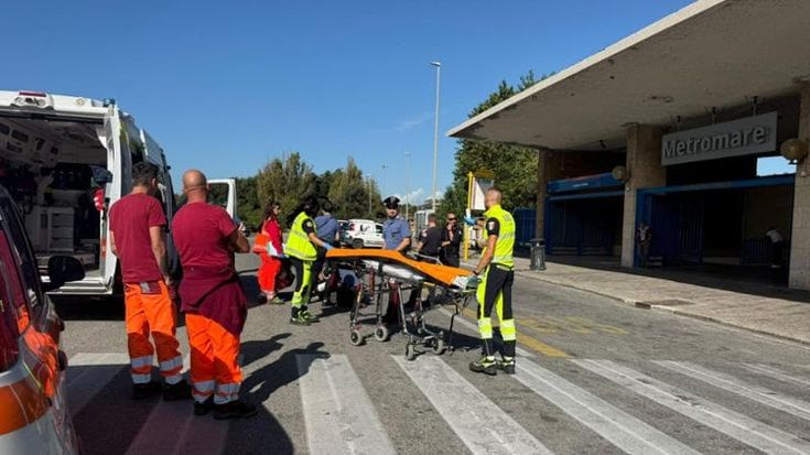 Ostia, dall’accetta alle minacce di morte: l’incubo della barista della stazione Colombo