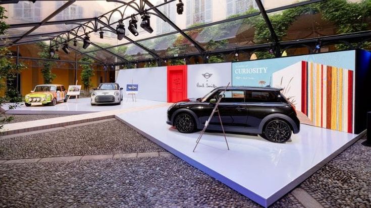 La Mini Cooper Paul Smith Edition debutta alla Design week nel “Giardino della curiosità”