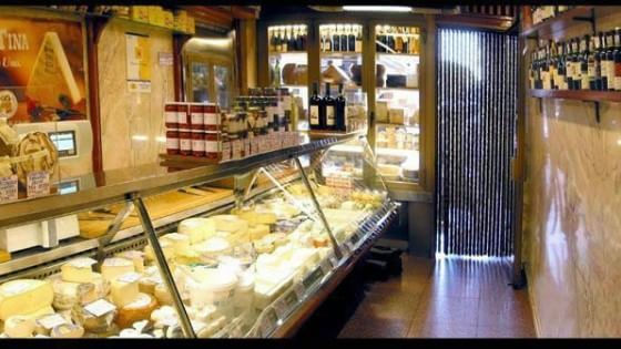 La lunga storia del formaggio si legge sul banco di Borgiattino
