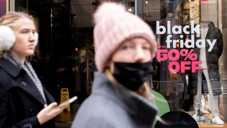 Black friday, ecco le leggi che ci tutelano dagli sconti-fake