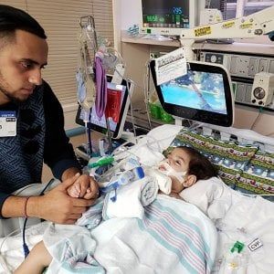Usa, è morto il bimbo yemenita che non poteva essere raggiunto dalla mamma per colpa del "Travel ban"