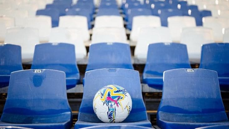 Via il pallone arancione: dalla prossima giornata il calcio torna in bianco