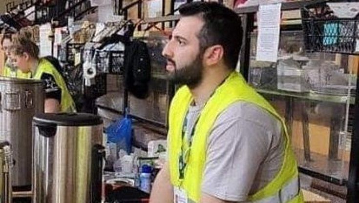 Ucraina, Daniele da Bari alla Polonia subito dopo la laurea: "Qui i profughi hanno bisogno di noi"
