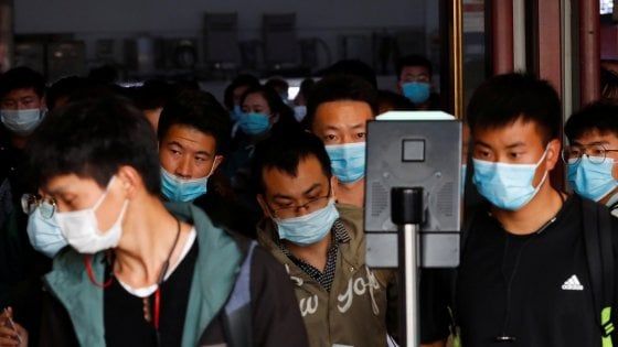 Coronavirus nel mondo: per la prima volta in Europa 100mila contagi in un giorno, Madrid dichiara stato d'emergenza