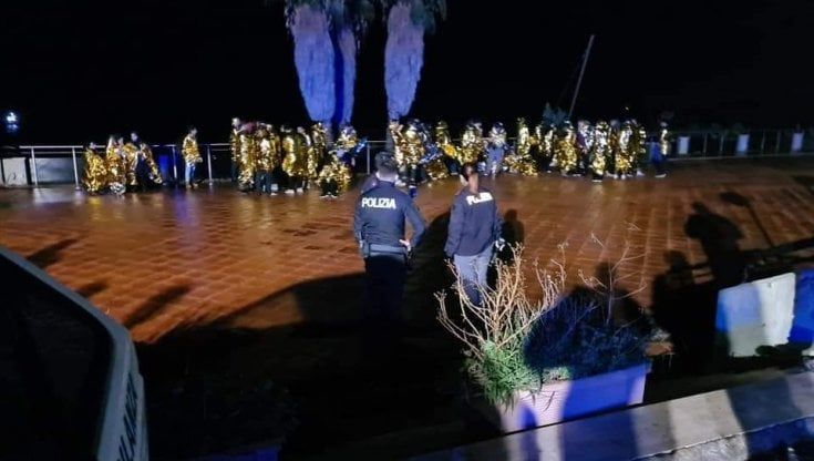 Migranti: veliero incagliato ad Acitrezza, fermati due scafisti