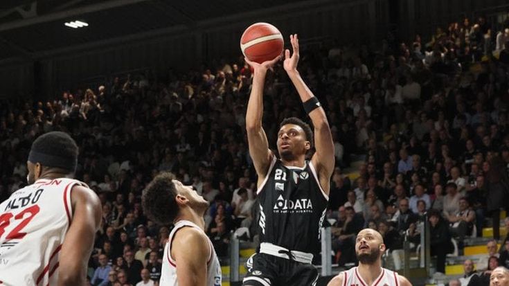 Virtus da non credere, Milano sempre dietro: primo posto al sicuro