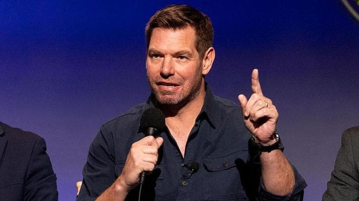 California, accuse di violenza sessuale: si dimette il candidato dem Eric Swalwell
