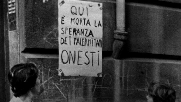 “Qui è morta la speranza”. Lo sconosciuto di via Carini e un foglio divenuto simbolo