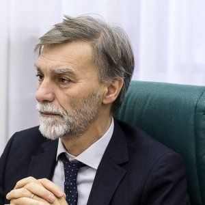Delrio: "Il ponte sullo stretto non è una priorità"