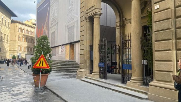 Corteo in centro a Firenze: “Togliete le transenne”. Oggi vertice in prefettura