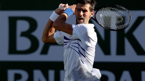 Tennis, sorpresa a Indian Wells: Djokovic fuori. Federer batte Wawrinka, Nadal facile
