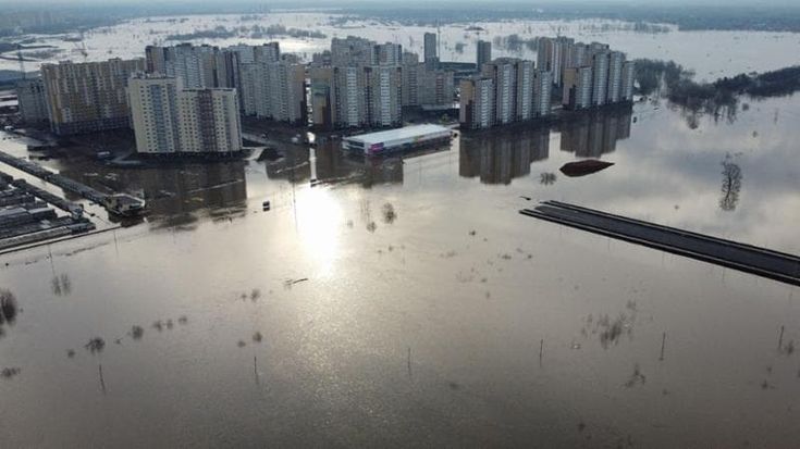 La Russia funestata dalle alluvioni: in corso l’evacuazione di Orenburg, città da mezzo milione di abitanti