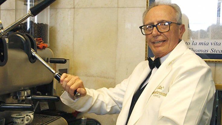 Napoli, muore lo storico barista del Gambrinus: servì presidenti della Repubblica e Bill Clinton