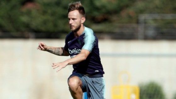 Mercato, il Psg non molla Rakitic. Real Madrid e Atletico su Marcos Alonso