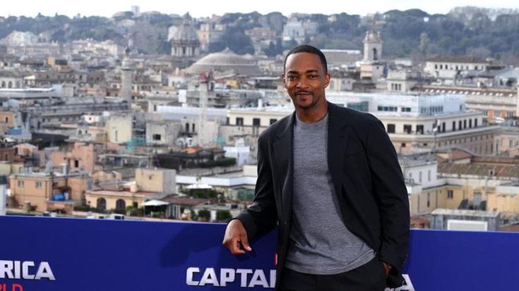 Anthony Mackie, il nuovo Captain America: “Nei miei Avengers vorrei Steve McQueen e Monica Bellucci”