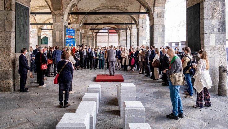 Il restyling della Loggia dei Mercanti a Milano, pietra della Val d’Ossola per la Loggia partigiana 
