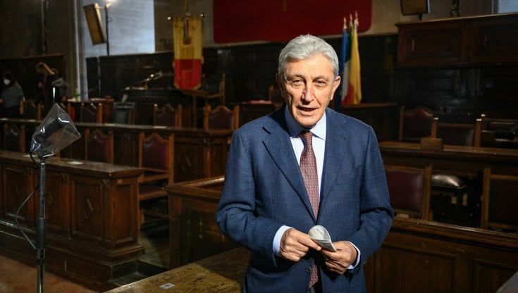 Bassolino, il ladro e il suo cellulare: "Gli ho urlato: è mio, e me lo sono ripreso strappandoglielo dalle mani"