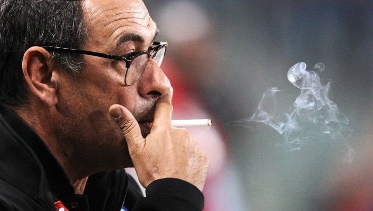 Le superstizioni e la paura di volare, l’amore per John Fante e le sigarette: 30 (più una) sfumature di Maurizio Sarri