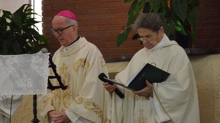 Prete svuotò i conti delle fedeli, il vescovo di Pinerolo: “L’ho già punito”