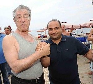 Bufera sulla Lega, il tesoriere va via<br />"Denaro pubblico alla famiglia Bossi"
