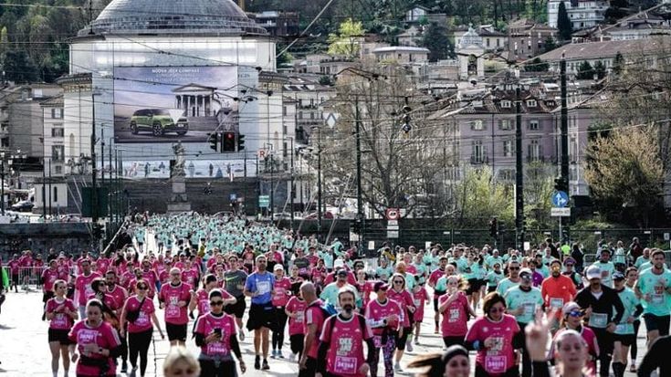 Musica e sport, c’è la Deejay Ten: 14mila di corsa con Linus da piazza Castello al Po