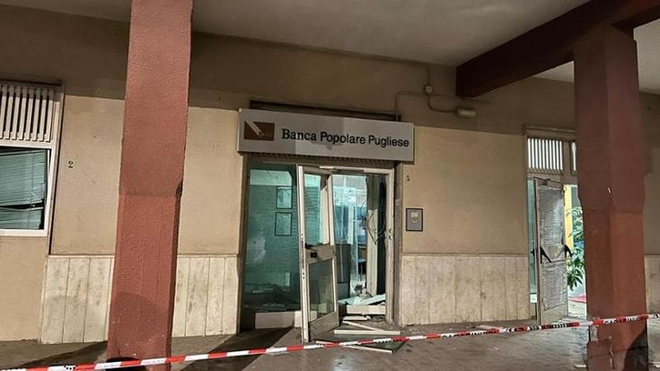 La banda del bancomat colpisce anche in Basilicata, 55mila euro il bottino in provincia di Matera