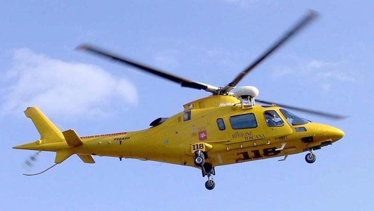 Carrara, cade in una cava di marmo, 54enne in codice rosso: è l’ennesimo incidente sul lavoro