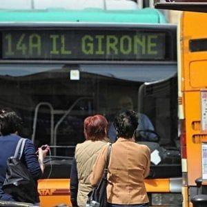 Firenze, diciassettenne riceve commenti sessisti e razzisti sul bus: "Nessuno mi ha difesa"