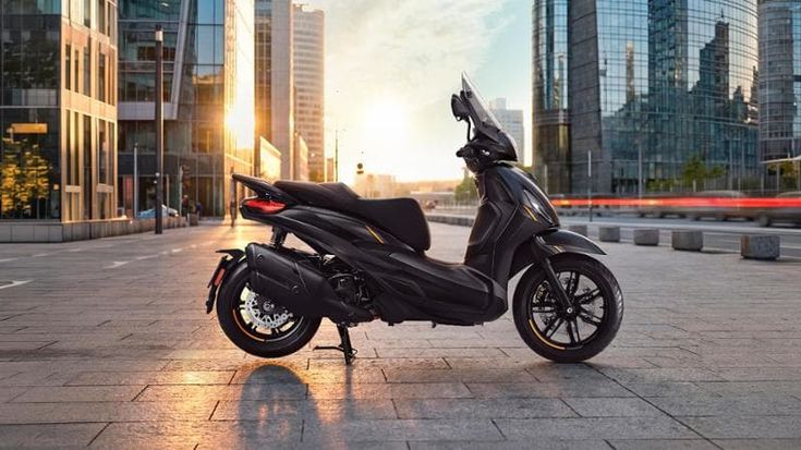Piaggio Beverly festeggia i suoi primi 25 anni con l’edizione Anniversary