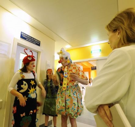Humanitas, Patch Adams insegna la clown-terapia