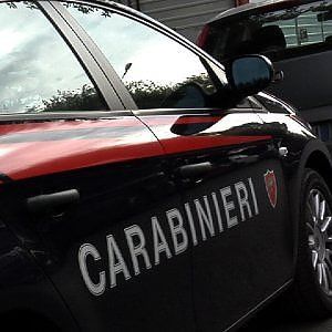 Bari, parcheggiatore abusivo aggredisce un'automobilista: non voleva pagare