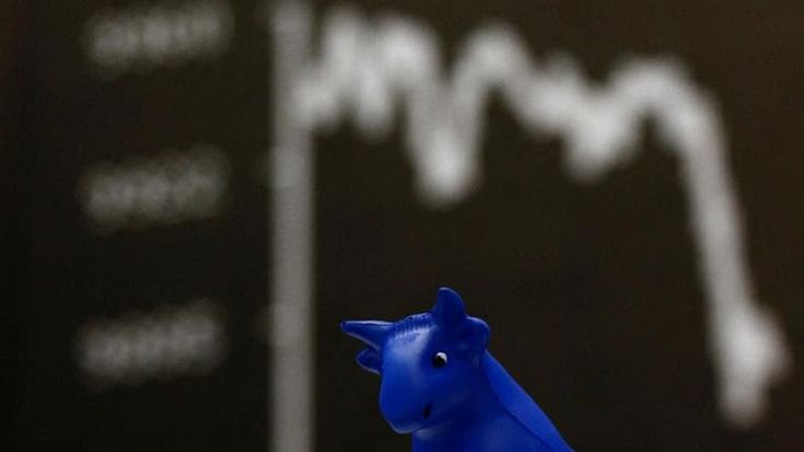 Le Borse di oggi, 16 luglio. I mercati prendono posizione su Trump. La Ue chiude debole. Inflazione italiana confermata a giugno: +0,8%