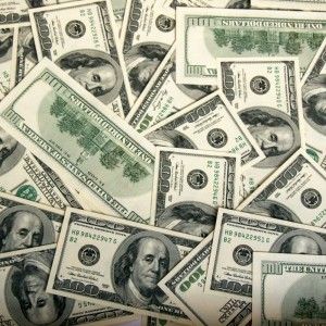 <strong>Esperti di mercato divisi sull'andamento del dollaro contro l'euro</strong>