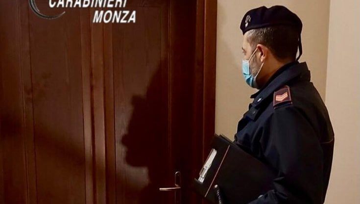 Festa in abito da sera con la nonna che dorme: 17 adolescenti multati in Brianza per violazione delle norme anti Covid