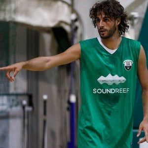 Dal salto in alto al basket, Tamberi si allena con Siena: ''Realizzo un sogno''