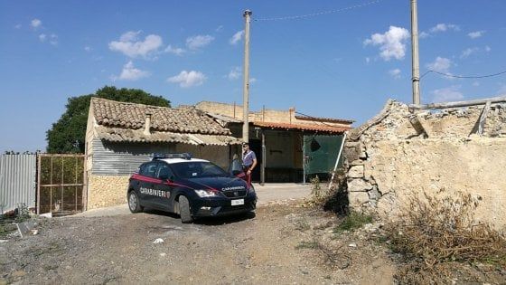 Palagonia, travolge con l'auto i vicini: una vittima e sette feriti. "Era infastidito dai rumori"