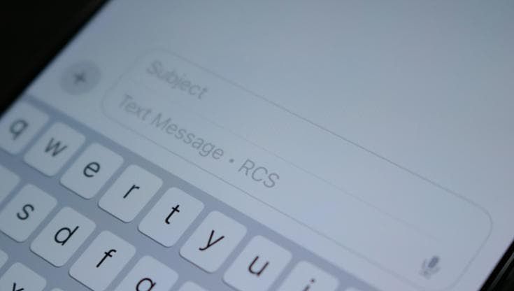 Con iOS 26.4 Apple risolve i problemi della tastiera dell'iPhone