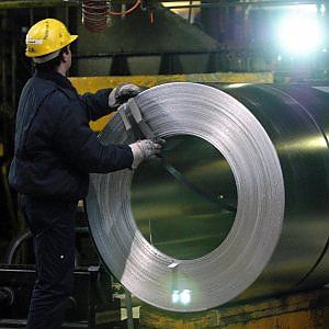 Sale la fiducia dei consumatori a marzo, cala quella delle imprese 