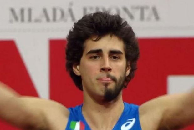 Barba a metà: lo strano look del saltatore italiano agli Europei indoor