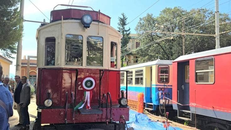 Trenino Genova-Casella, il ritorno dello storico locomotore 29: potrà essere affittato per matrimoni o usato per eventi storici.