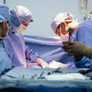Alessandria, doppia operazione al cuore salva la mamma incinta e la figlia
