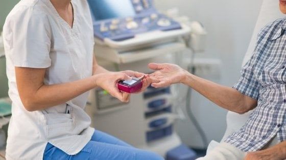 Giornata mondiale del diabete: controlli gratuiti della glicemia in 300 farmacie tra Napoli e provincia