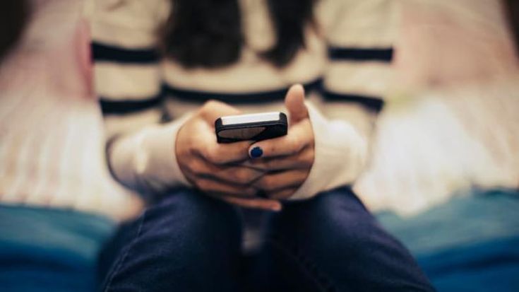 Rubano il video intimo all’amico, indue a processo per revenge porn
