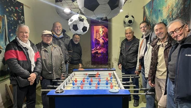 Castelfiorentino, nasce un presepe a suon di gol: si accende quando si gioca a calciobalilla