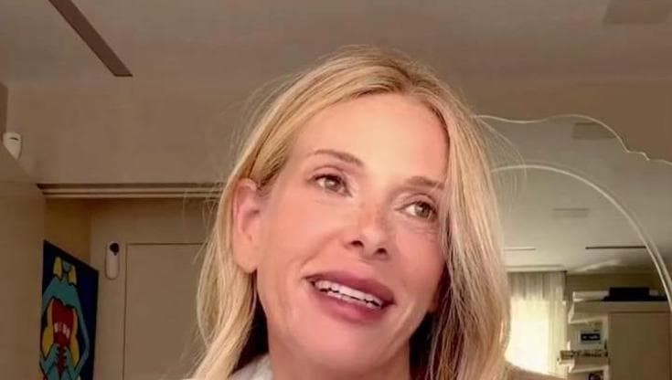 Alessia Marcuzzi: "Nessuna vergogna: la menopausa è una nuova fioritura"