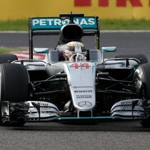 F1 Giappone: Rosberg in pole. Prima fila Mercedes. Bene le Ferrari: terzo e quarto tempo