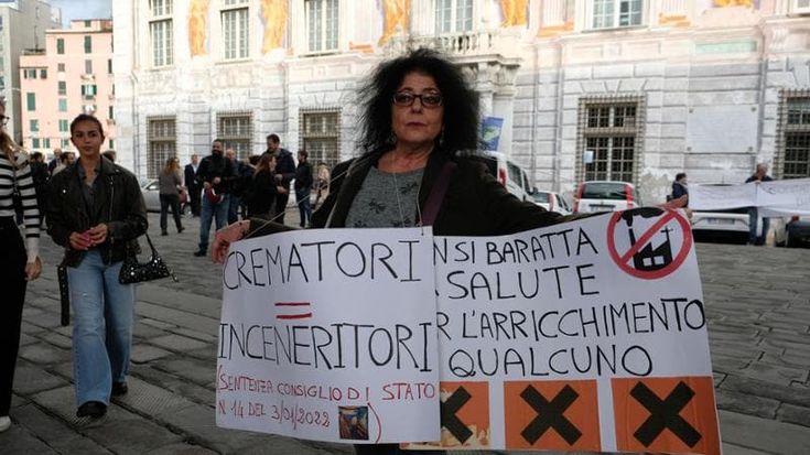 Comitati a Genova sotto Palazzo San Giorgio: "Il sindaco ci coinvolga di più"